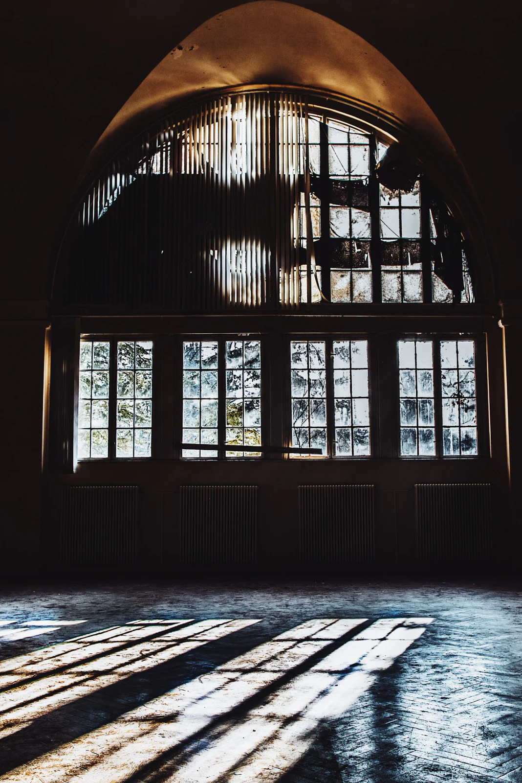 Dokumentarfotografie verlassener Orte – Aufnahme 002 von Sebastian Hallabrin