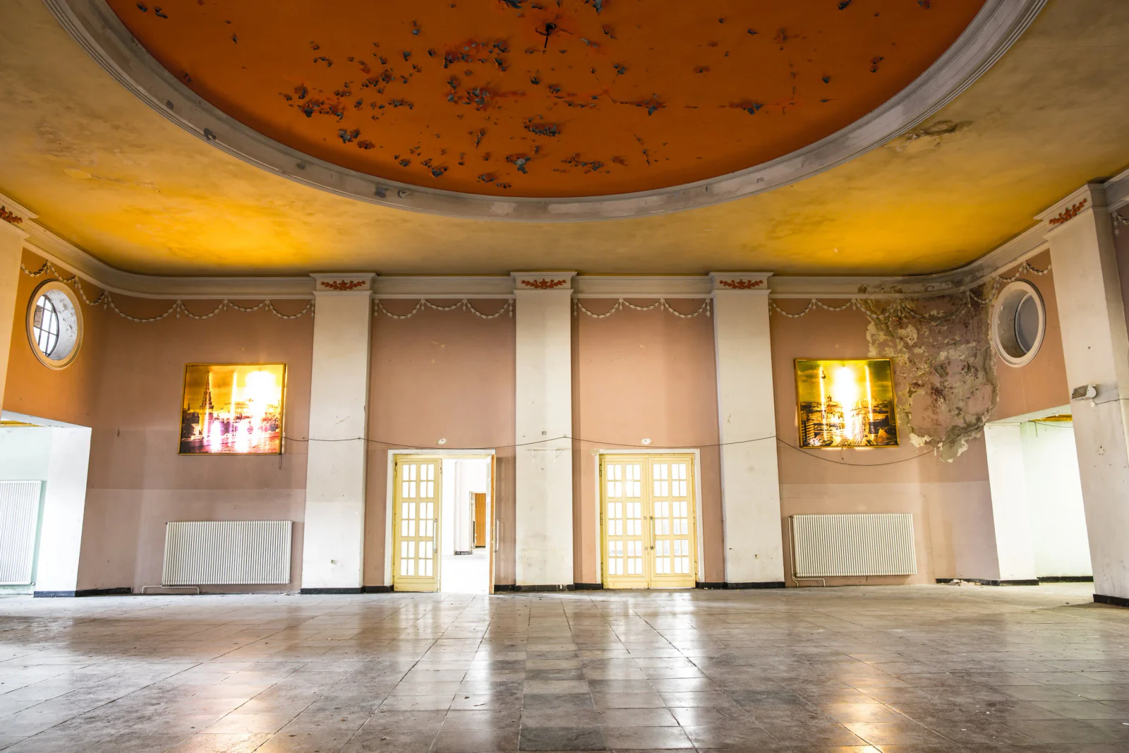 Dokumentarfotografie verlassener Orte – Aufnahme 006 von Sebastian Hallabrin
