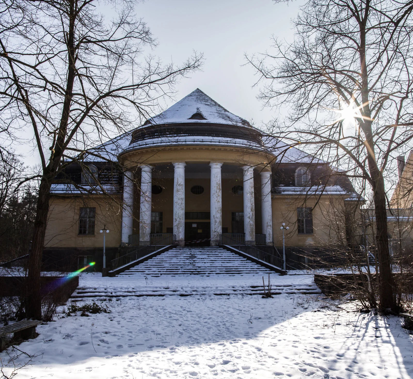 Dokumentarfotografie verlassener Orte – Aufnahme 010 von Sebastian Hallabrin