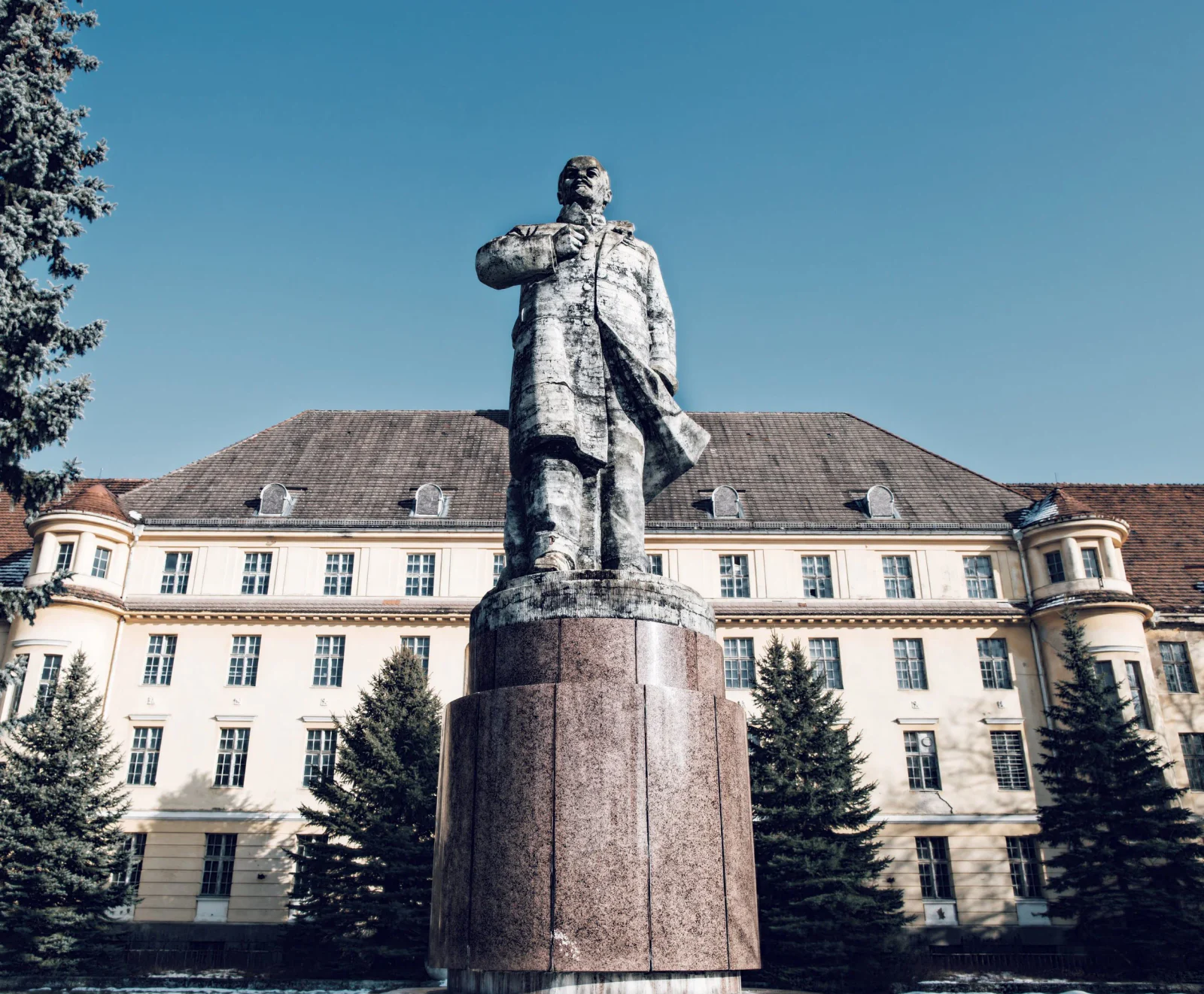 Dokumentarfotografie verlassener Orte – Aufnahme 015 von Sebastian Hallabrin