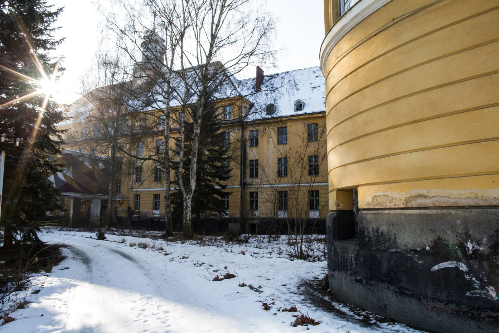 Dokumentarfotografie verlassener Orte – Aufnahme 016 von Sebastian Hallabrin