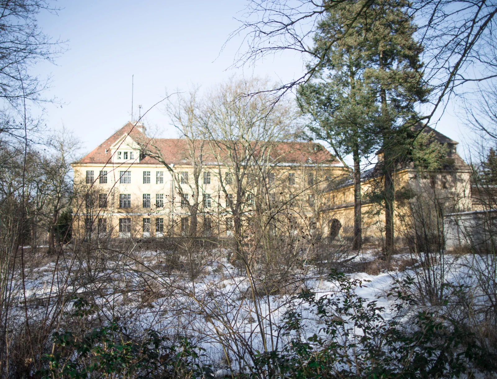 Dokumentarfotografie verlassener Orte – Aufnahme 017 von Sebastian Hallabrin