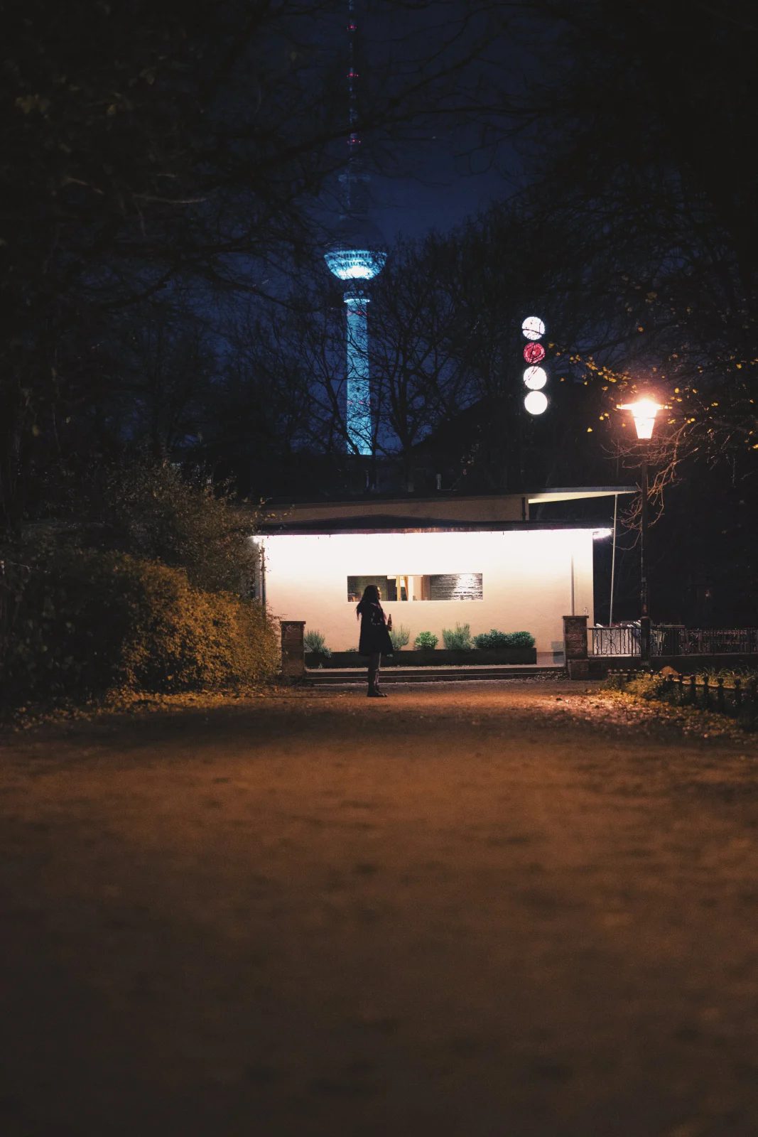 Street Photography entlang der Berliner Tramlinie M1 – Aufnahme 020 von Sebastian Hallabrin