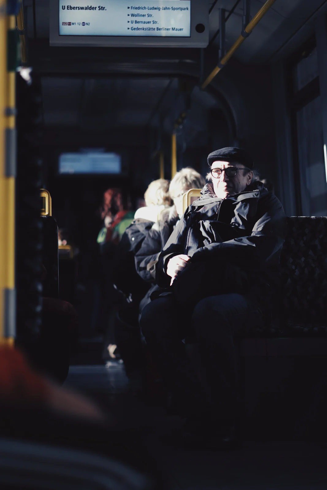 Street Photography entlang der Berliner Tramlinie M1 – Aufnahme 026 von Sebastian Hallabrin