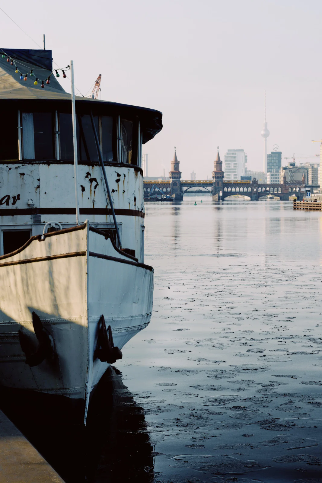 Winterliche Street Photography in Berlin – Aufnahme 010 von Sebastian Hallabrin