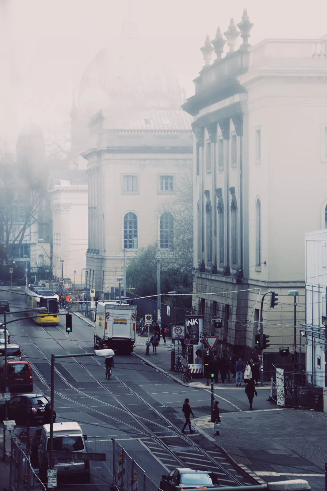 Winterliche Street Photography in Berlin – Aufnahme 021 von Sebastian Hallabrin