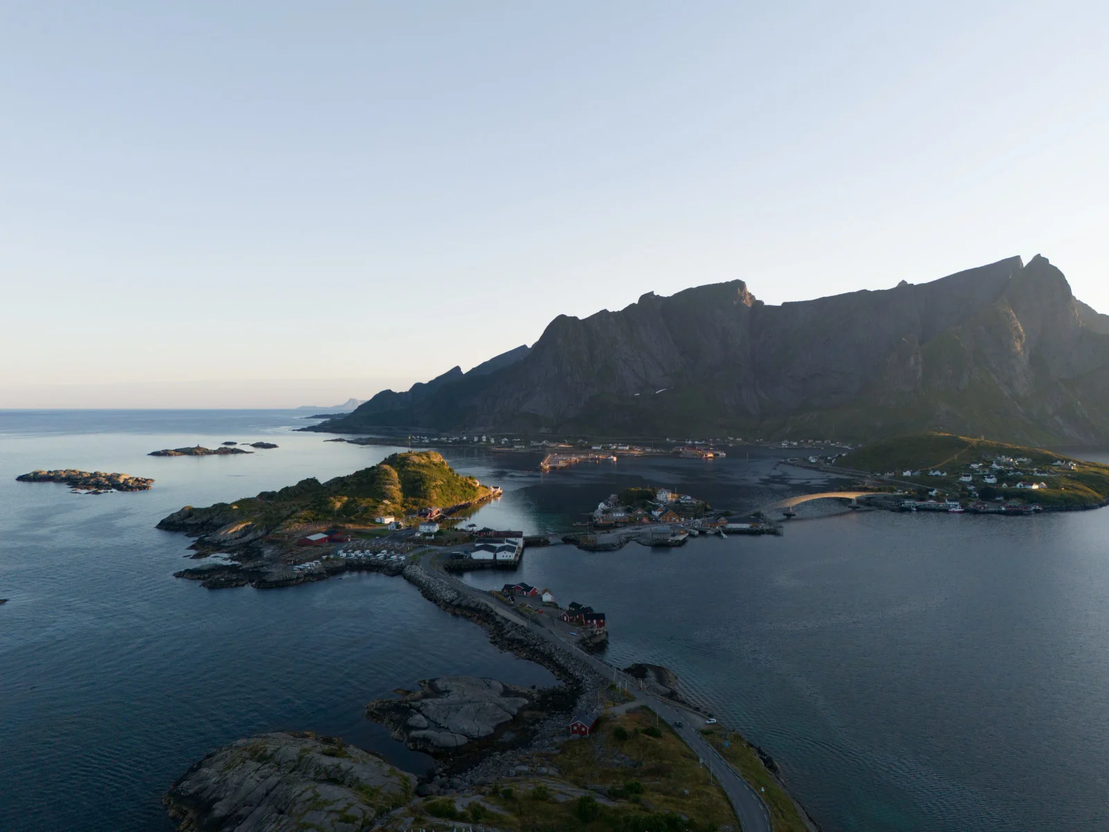 Landschafts- und Drohnenfotografie der Lofoten bei 68 Grad Nord – Aufnahme 003 von Sebastian Hallabrin