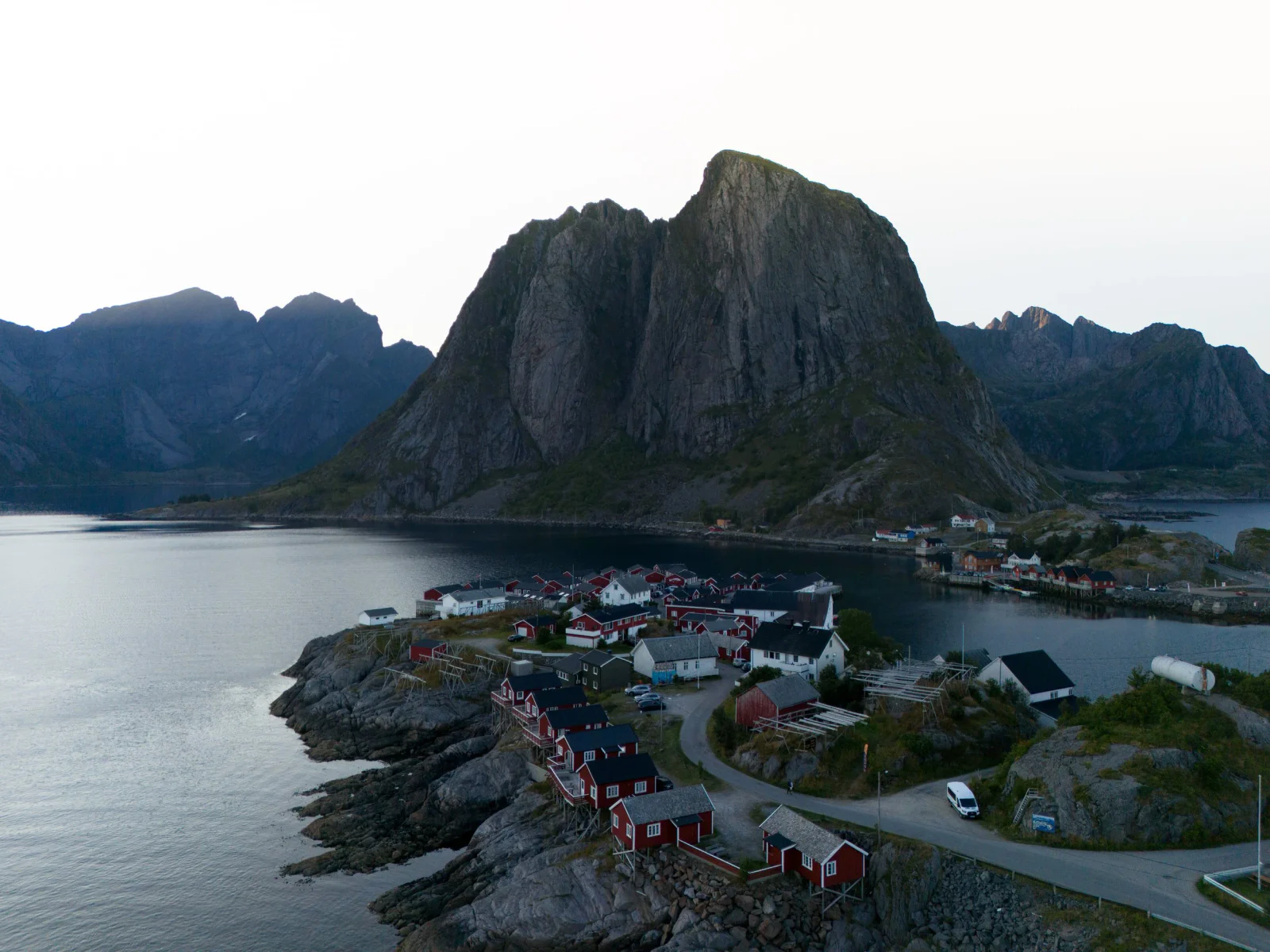 Landschafts- und Drohnenfotografie der Lofoten bei 68 Grad Nord – Aufnahme 007 von Sebastian Hallabrin