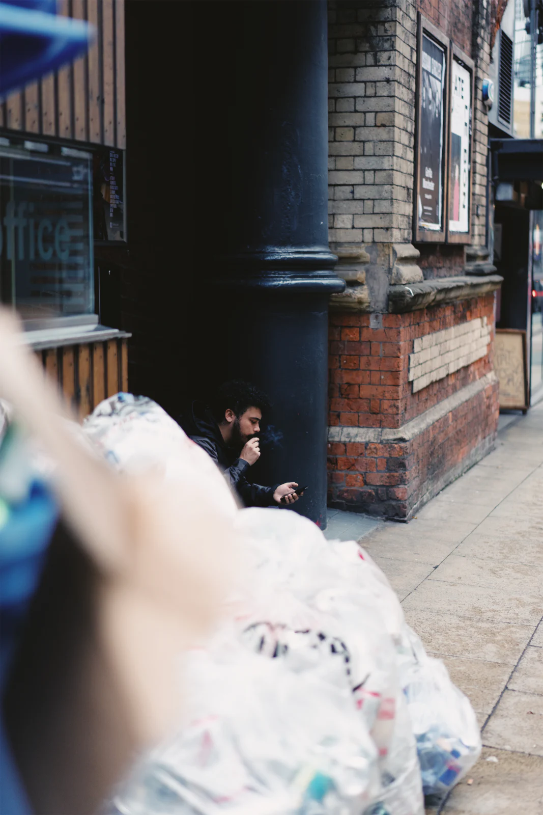 Street Photography aus Manchester – Aufnahme 024 von Sebastian Hallabrin