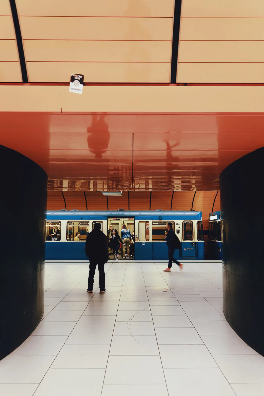 Street Photography – urbane Szene 19 von Sebastian Hallabrin