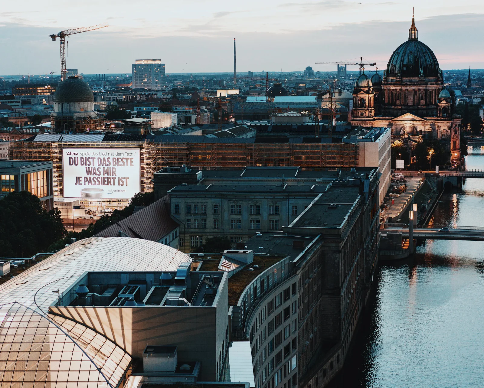 Street Photography – urbane Szene 24 von Sebastian Hallabrin