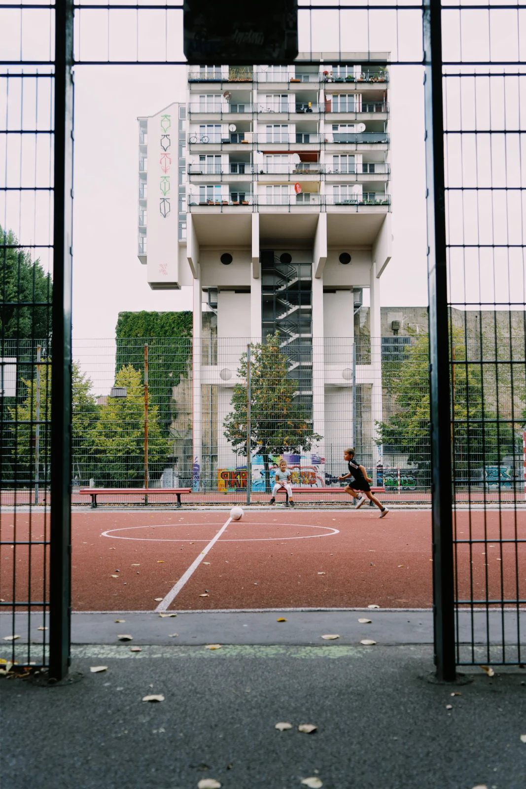 Street Photography – urbane Szene 26 von Sebastian Hallabrin