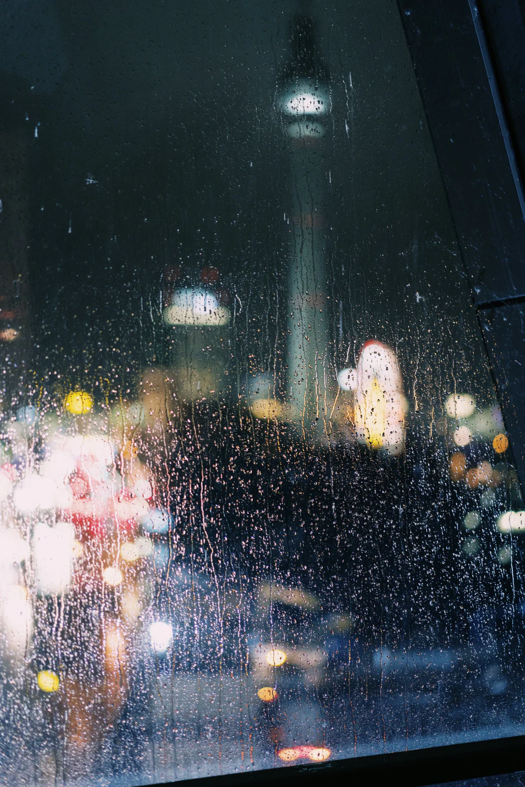 Street Photography – urbane Szene 33 von Sebastian Hallabrin