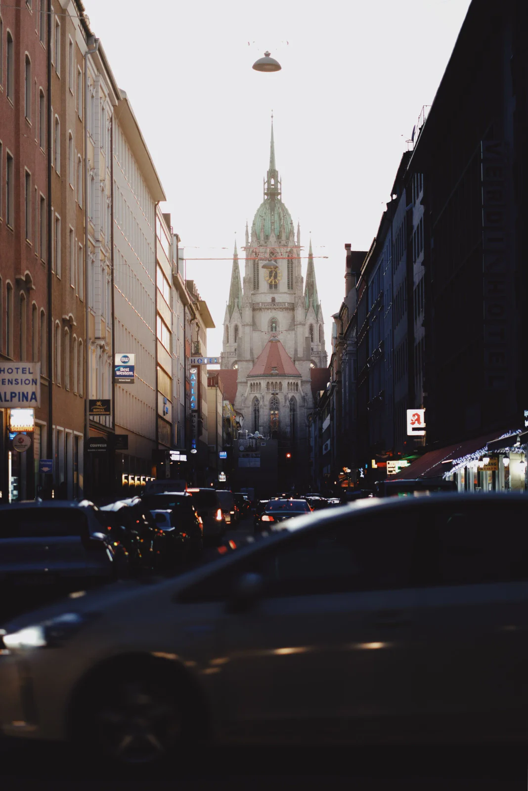 Street Photography – urbane Szene 41 von Sebastian Hallabrin