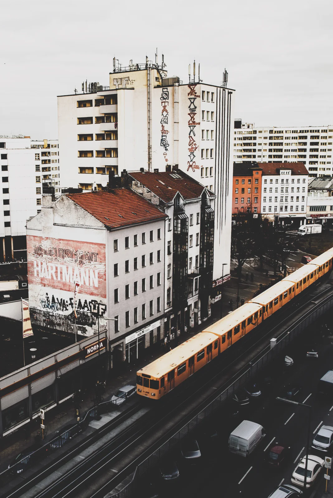 Street Photography – urbane Szene 51 von Sebastian Hallabrin
