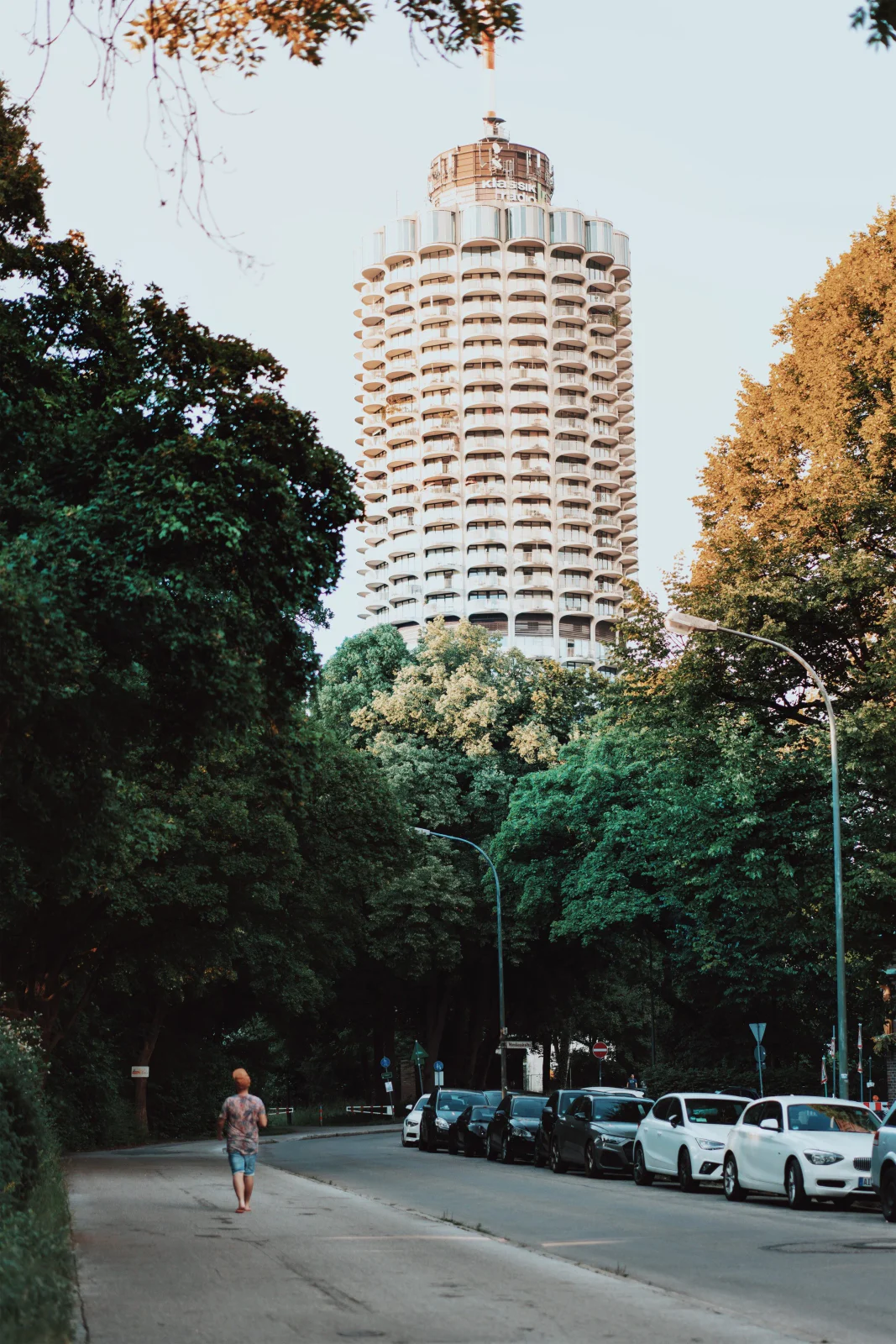 Street Photography – urbane Szene 54 von Sebastian Hallabrin