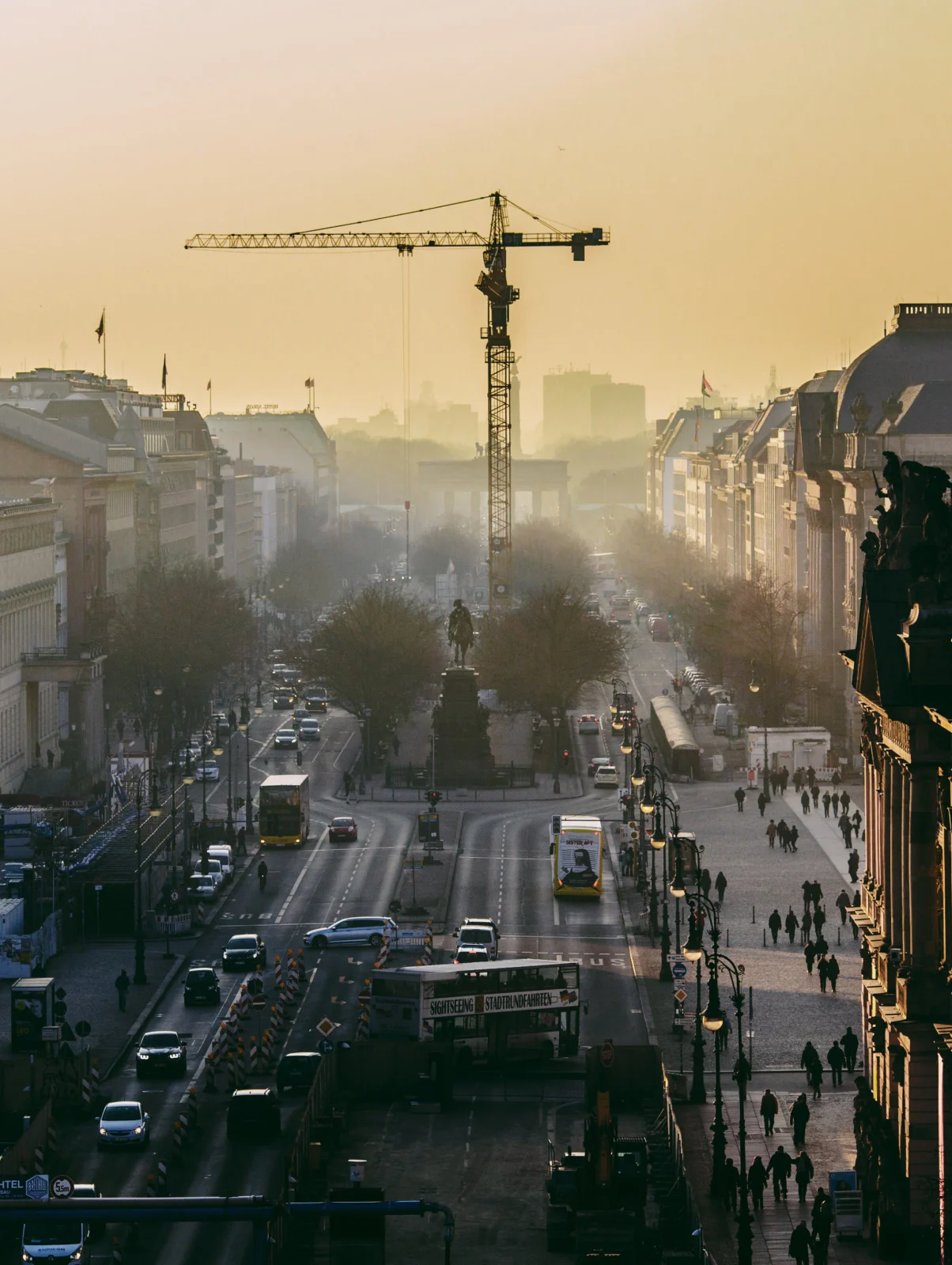 Street Photography – urbane Szene 65 von Sebastian Hallabrin